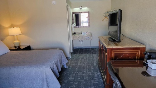 Queen City Inn image 21